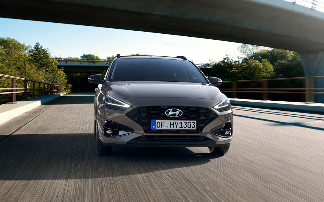 Hyundai i30 auf der Autobahn